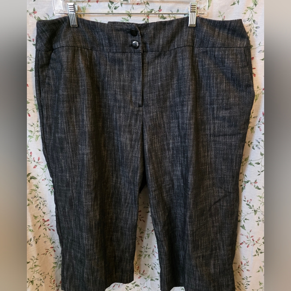 🏝️ Womens' Sandro Pants Black and Gray Textured Cropped  20W